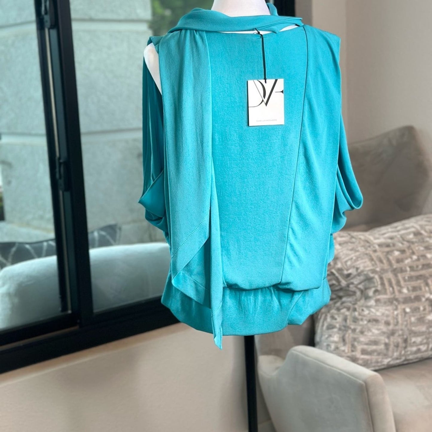 [Diane von Furstenberg] Teal/Cerulean Runway Karella Top! Size: 6